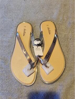 CHATTIES Womens 7/8 Metallic Pink Rubber Flip Flops Thong Sandals